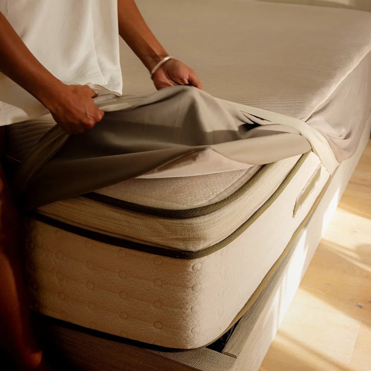 Fitting the Orion Smart Cover over an existing mattress